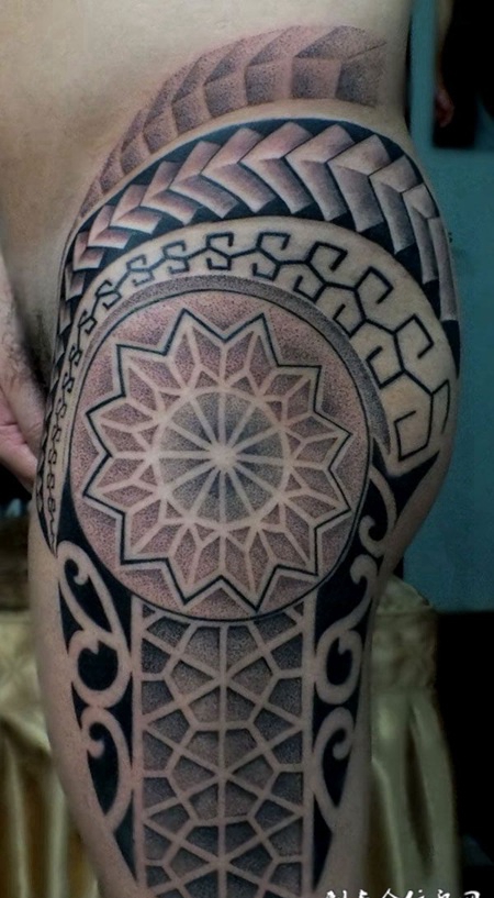 腿部的从抽象图腾纹身