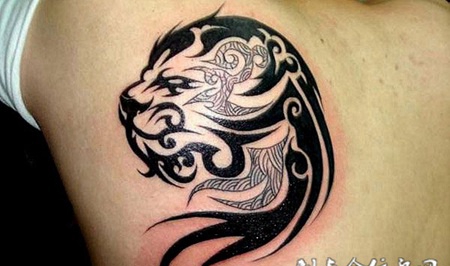 背后的豹子图腾纹身