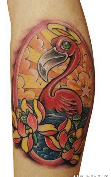 小腿上的天鹅莲花纹身