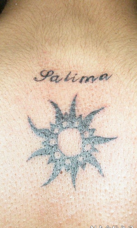 背部的太阳纹身