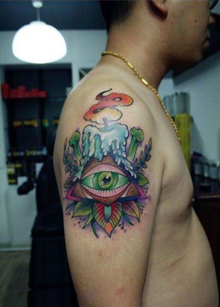 肩部帅气上帝之眼纹身图案