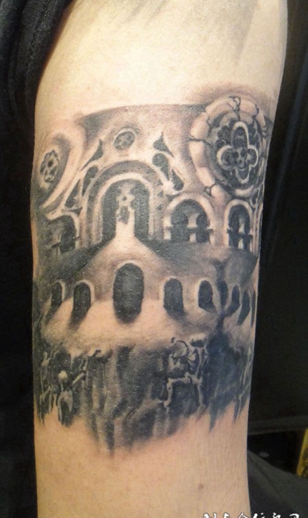 胳膊上的城堡纹身