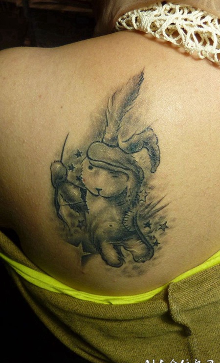 背部的兔子纹身