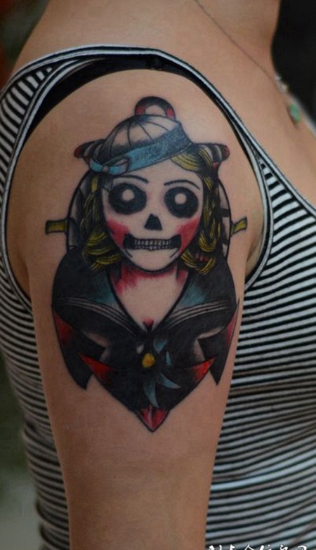 胳膊上的女骷髅纹身