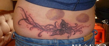 腰部美人蝴蝶纹身