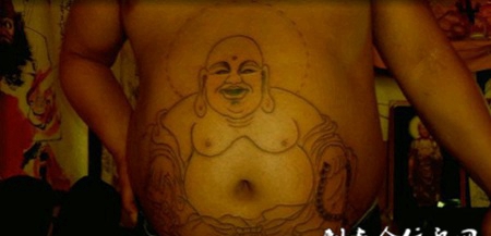肚子上的弥勒佛纹身