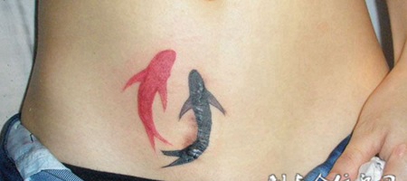 腰侧的双鲤鱼纹身