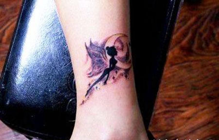 脚踝个性蝴蝶精灵纹身图案