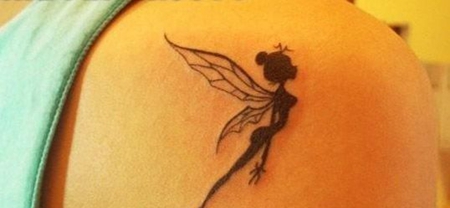 肩部黑色小精灵侧面纹身图案