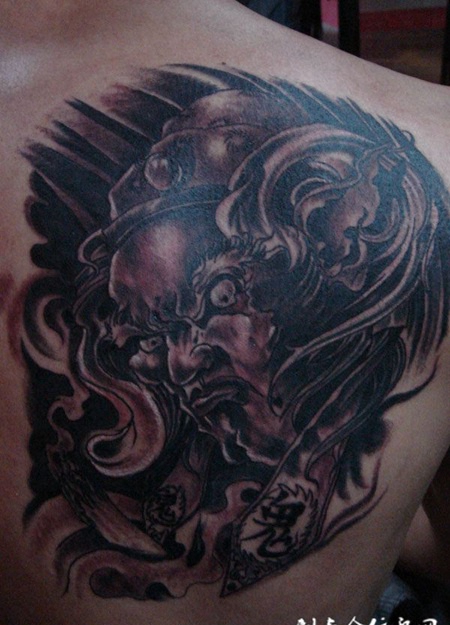 背部恶鬼纹身