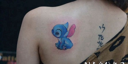 背部小娃娃纹身