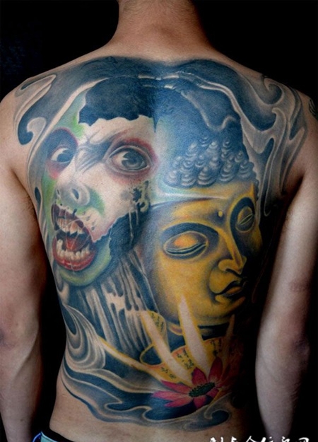 满背佛像小丑纹身