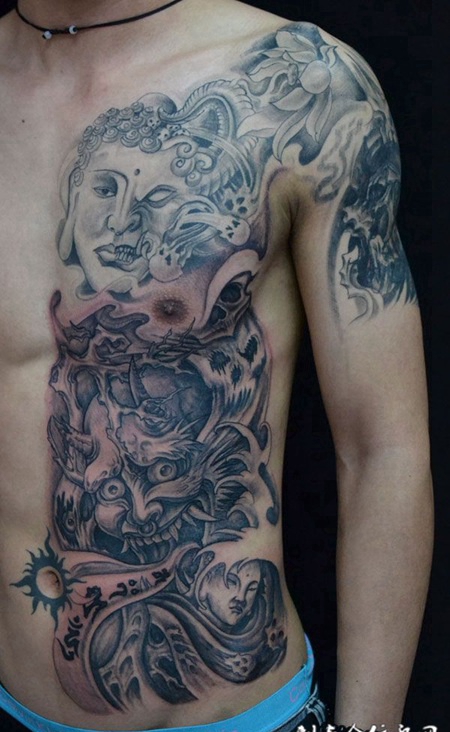 胸前的佛般若纹身