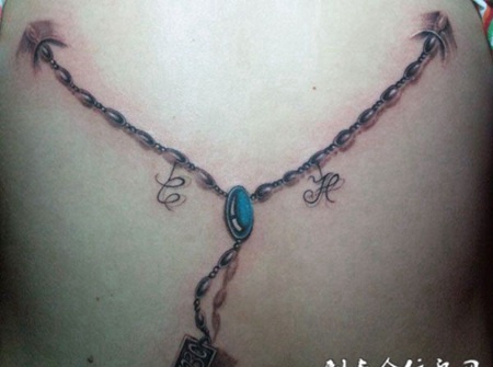 后背上的链子纹身