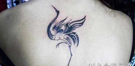 后背上的仙鹤纹身