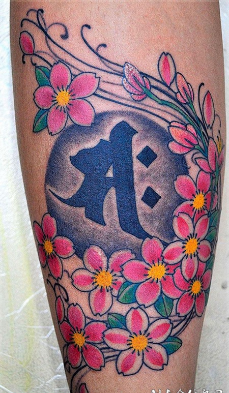 小腿上的梵文纹身