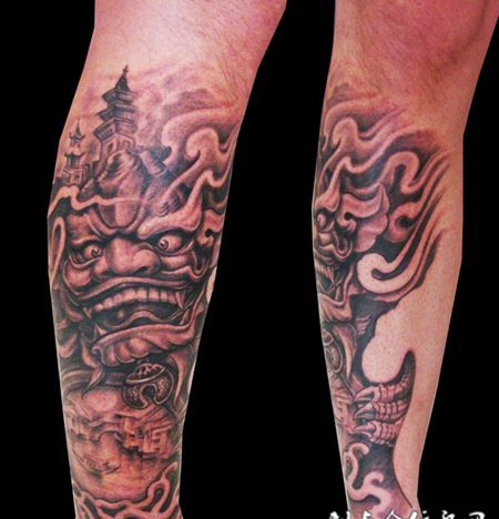 小腿上的唐狮子头像纹身