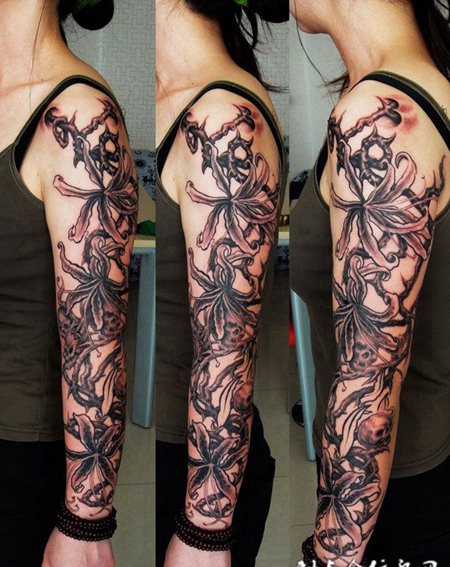 胳膊上的彼岸花纹身