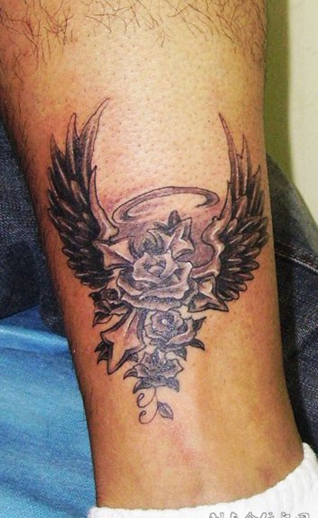 小腿上的翅膀玫瑰纹身