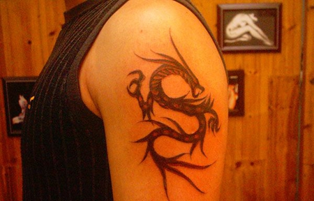 大臂酷炫龙图腾纹身图案