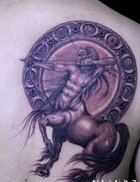 后背上的人马座纹身