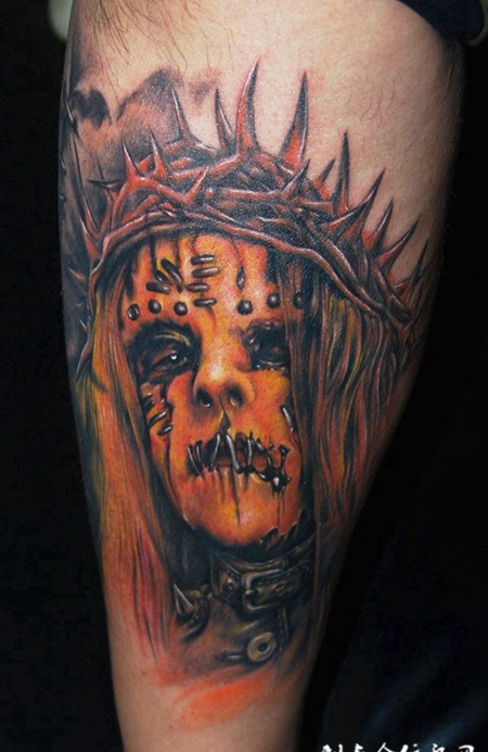 小腿上的女性恶魔纹身