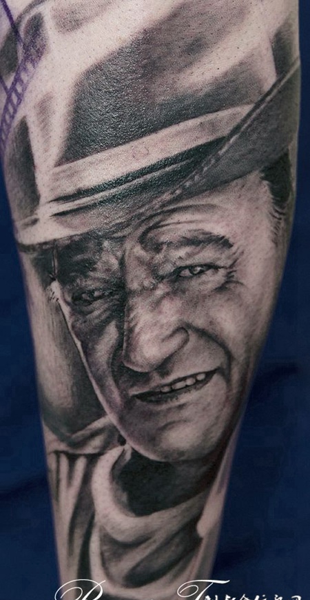 小腿上的人物纹身