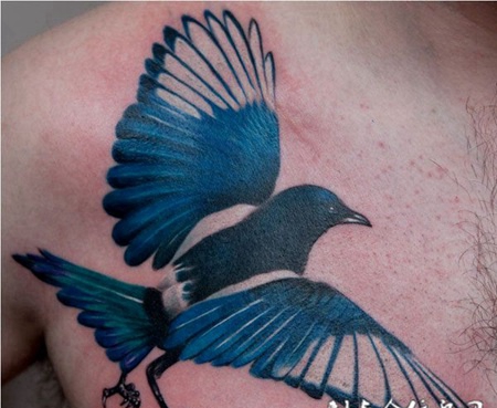 胸前喜鹊纹身