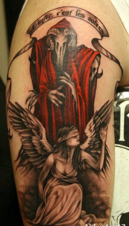 胳膊上的天使死神纹身