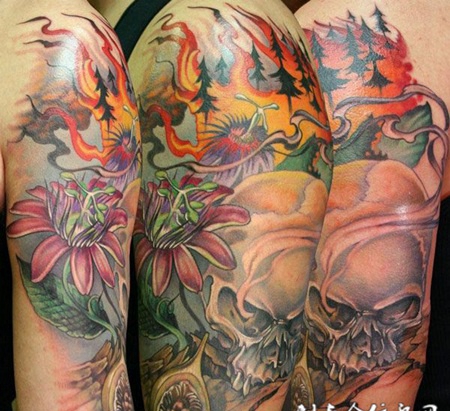 大臂骷髅火焰纹身
