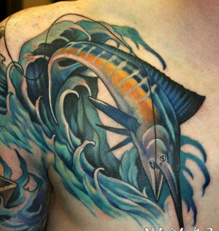 胸前的金枪鱼纹身