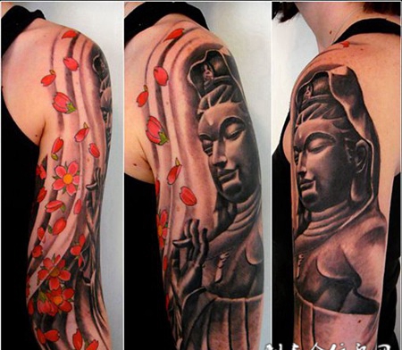 大臂佛像纹身