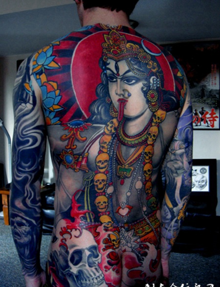 满背佛像骷髅纹身
