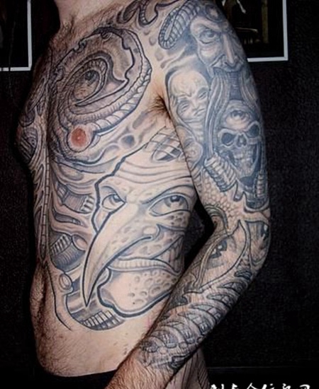 半胛骷髅恶魔纹身