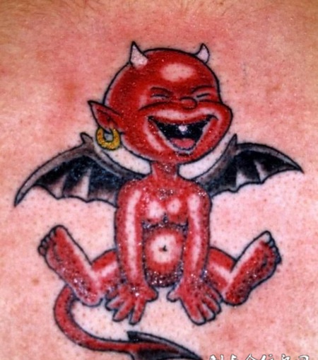 大笑的小恶魔纹身