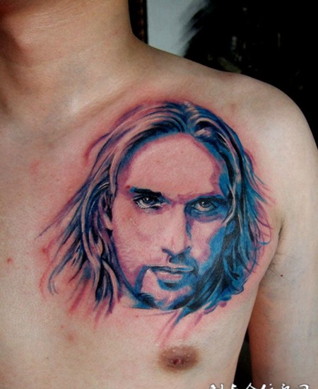 胸前美男子纹身