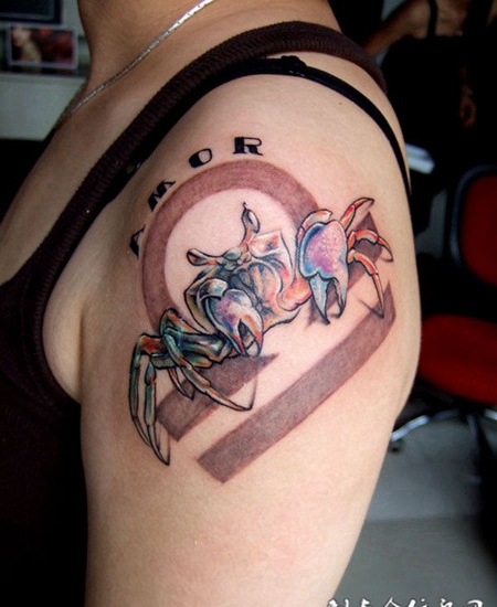 大臂螃蟹纹身