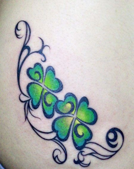 侧腰四叶草纹身图案
