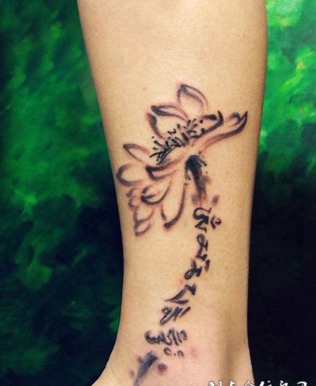 小腿莲花六字真言纹身