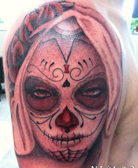 大臂骷髅女孩纹身