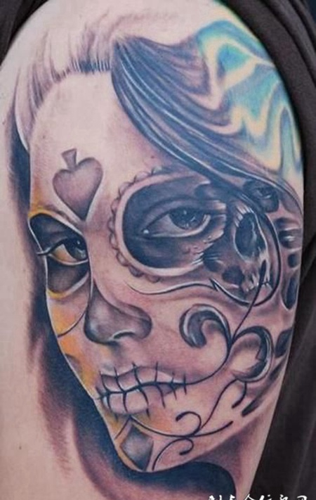 大臂美女骷髅纹身