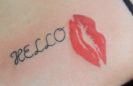 性感红唇文字示爱纹身图案