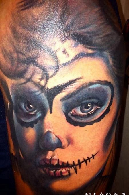 大腿上的死亡女孩纹身