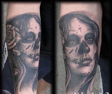 小臂上的deadgirl纹身图案