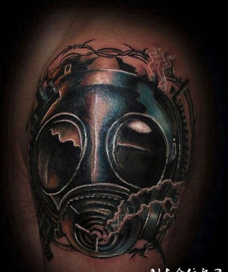 大臂潜水头具纹身