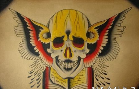 背部骷髅风筝纹身