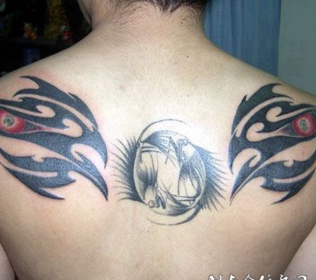 背部双鹰首图腾纹身