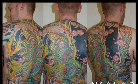 满背凤凰桃花纹身图案