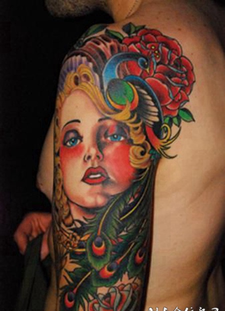 大臂美女牡丹纹身图案