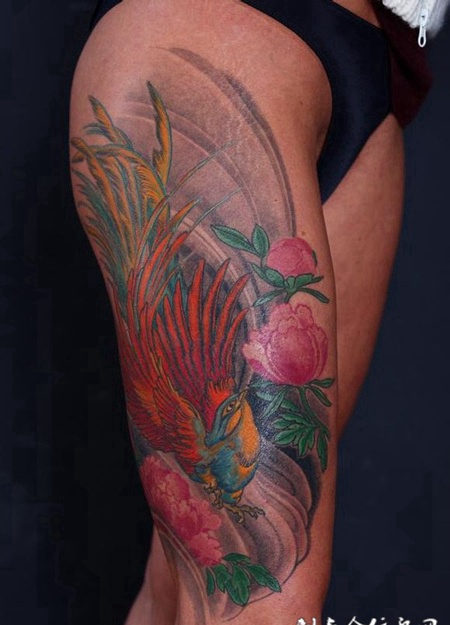 大腿牡丹凤鸟纹身图案